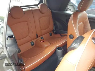 2016 MINI Convertible с VIN WMWWG5C53G3C19327, выставлен на аукционе IAAI как лот 42030590 с пробегом 33 898 миль миль и . История ставок и продаж доступна на DreamBid. Изображение 8.
