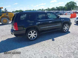 2007 Cadillac Escalade z VIN 1GYFK63827R347144, wystawiony jako IAAI lot #42265376 z przebiegiem 240 898 mil mil oraz . Historia ofert i sprzedaży dostępna na DreamBid. Obrazek 4.