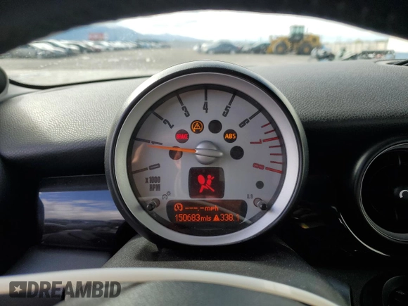 2008 MINI Hardtop S with VIN WMWMF73598TT87302, listed as a Copart auction lot 54273535 with 150,683 mi miles and Salvage Title. Bid and sale history available at DreamBid. Image 9.