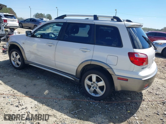 2005 Mitsubishi Outlander XLS with VIN JA4LX41F55U004879, listed as a IAAI auction lot 41835968 with 212,199 mi miles. Bid and sale history available at carsss.com. Image 3.