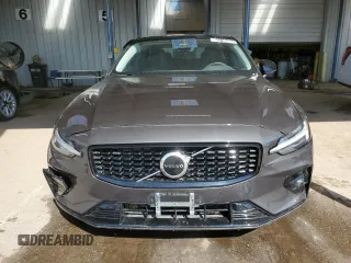 2024 Volvo S60 Core Dark Theme with VIN 7JRL12FK5RG320449, listed as a Copart auction lot 64716455 with 28,983 mi miles and Clean title. Bid and sale history available at DreamBid. Image 5.