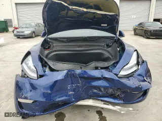 2023 Tesla Model Y Long Range with VIN 7SAYGDEE2PA096705, listed as a Copart auction lot 47790545 with 9,195 mi miles and Salvage Title. Bid and sale history available at carsss.com. Image 5.