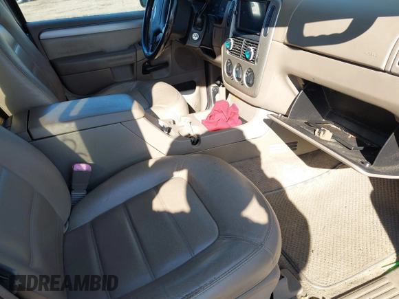 2003 Ford Explorer XLT with VIN 1FMZU73K03UB51320, listed as a IAAI auction lot 41906977 with Not Provided miles. Bid and sale history available at carsss.com. Image 5.