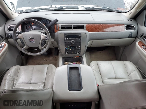 2008 GMC Yukon SLT w/4SB with VIN 1GKFK13028R120139, listed as a Copart auction lot 84847694 with 273,431 mi miles and Salvage Title. Bid and sale history available at carsss.com. Image 8.