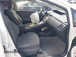 2014 Toyota Prius z VIN JTDKN3DP6E3050927, wystawiony jako IAAI lot #41871777 z przebiegiem 155 040 mil mil oraz . Historia ofert i sprzedaży dostępna na DreamBid. Obrazek 5.