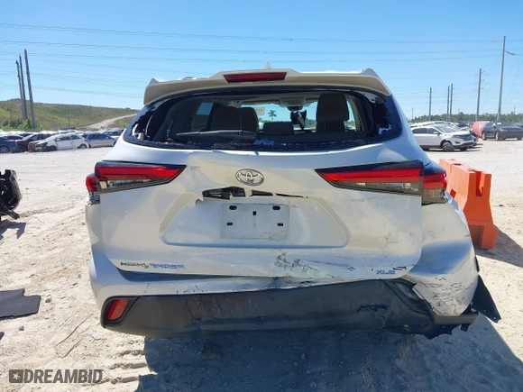 2020 Toyota Highlander XLE with VIN 5TDGZRAH7LS029834, listed as a IAAI auction lot 41833583 with 36,666 mi miles. Bid and sale history available at carsss.com. Image 16.