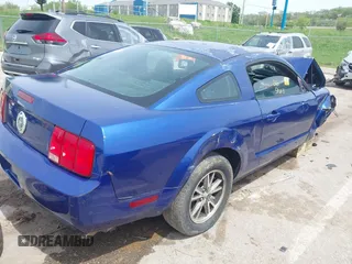 2005 Ford Mustang Deluxe with VIN 1ZVFT80N355159517, listed as a IAAI auction lot 42064180 with Not provided miles and . Bid and sale history available at DreamBid. Image 4.