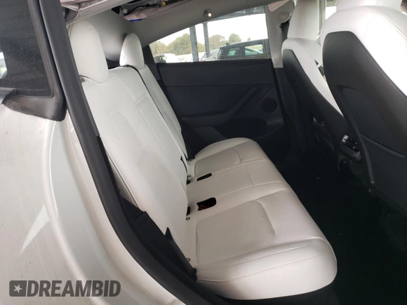 2024 Tesla Model Y z VIN 7SAYGDED2RF077262, wystawiony jako Copart lot #47797735 z przebiegiem 9 574 mil mil oraz Szkoda całkowita • Salvage title. Historia ofert i sprzedaży dostępna na DreamBid. Obrazek 11.