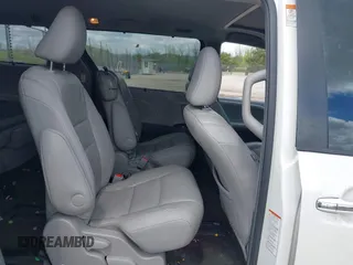 2016 Toyota Sienna XLE with VIN 5TDYK3DC4GS702638, listed as a IAAI auction lot 42255793 with 124,977 mi miles and . Bid and sale history available at DreamBid. Image 8.