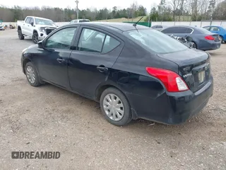 2016 Nissan Versa S z VIN 3N1CN7AP3GL882543, wystawiony jako IAAI lot #41821886 z przebiegiem 207 104 mil mil oraz . Historia ofert i sprzedaży dostępna na DreamBid. Obrazek 3.
