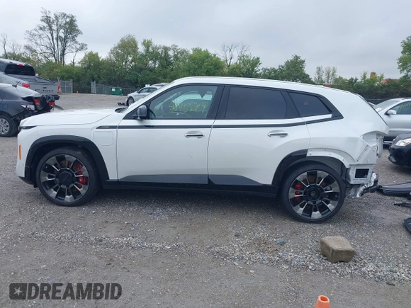2024 BMW XM z VIN 5YM23CS0XR9U57042, wystawiony jako IAAI lot #40467269 z przebiegiem 2888 mil mil oraz . Historia ofert i sprzedaży dostępna na DreamBid. Obrazek 15.