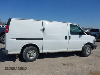 2008 Chevrolet Express Cargo Van with VIN 1GCGG25C381184266, listed as a IAAI auction lot 41833807 with 472,299 mi miles. Bid and sale history available at carsss.com. Image 13.