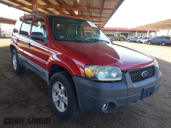 2006 Ford Escape XLT with VIN 1FMYU93126KB18365, listed as a IAAI auction lot 41889706 with 134,718 mi miles. Bid and sale history available at carsss.com. Image 1.