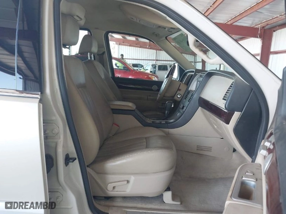 2005 Lincoln Aviator with VIN 5LMEU68HX5ZJ00030, listed as a IAAI auction lot 41964811 with 182,856 mi miles. Bid and sale history available at carsss.com. Image 5.