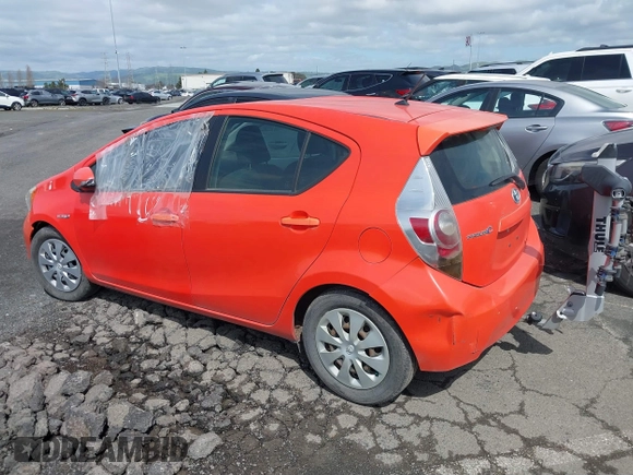2013 Toyota Prius One z VIN JTDKDTB33D1031684, wystawiony jako IAAI lot #40034642 z przebiegiem Nie podano mil oraz . Historia ofert i sprzedaży dostępna na DreamBid. Obrazek 3.