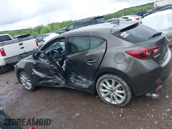 2016 Mazda 3 S Grand Touring z VIN JM1BM1N33G1277798, wystawiony jako IAAI lot #42337611 z przebiegiem 91 519 mil mil oraz . Historia ofert i sprzedaży dostępna na DreamBid. Obrazek 14.