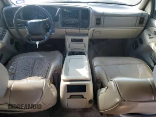 2000 Chevrolet Suburban LT with VIN 3GNEC16T0YG143890, listed as a Copart auction lot 72273534 with 242,305 mi miles and Salvage Title. Bid and sale history available at carsss.com. Image 8.