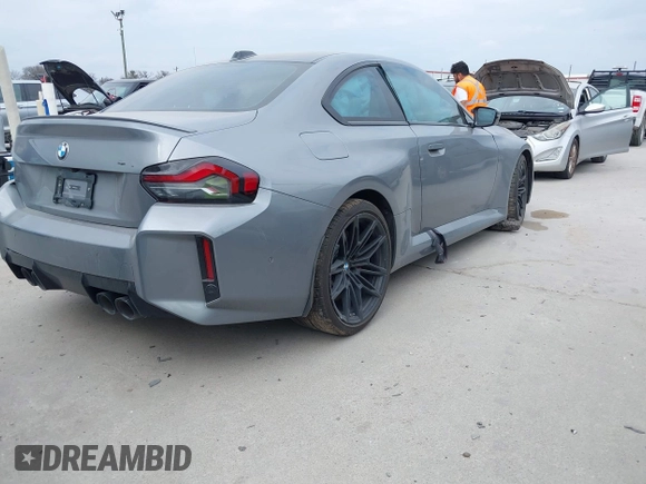 2025 BMW M2 z VIN 3MF23DM0XS8E95167, wystawiony jako IAAI lot #41664519 z przebiegiem 13 mil mil oraz . Historia ofert i sprzedaży dostępna na DreamBid. Obrazek 4.