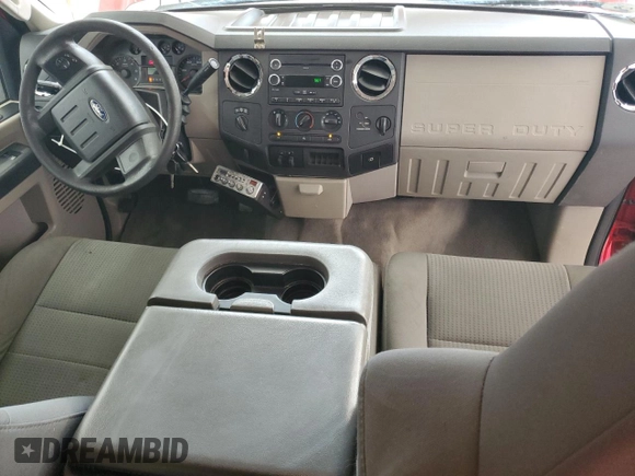 2010 Ford F-250 XL z VIN 1FTSX2B50AEB18045, wystawiony jako Copart lot #54476525 z przebiegiem 115 271 mil mil oraz Szkody całkowita. Historia ofert i sprzedaży dostępna na DreamBid. Obrazek 8.