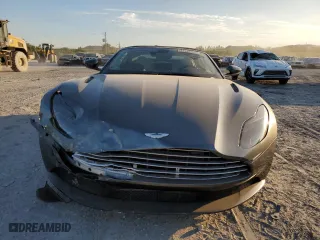 2019 Aston Martin DB11 with VIN SCFRMFCWXKGM06894, listed as a Copart auction lot 41602955 with 0 mi miles and Salvage Title. Bid and sale history available at carsss.com. Image 5.