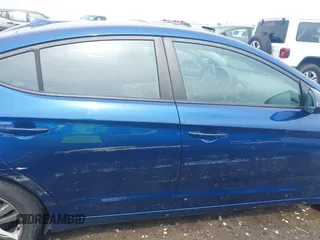 2017 Hyundai Elantra SE z VIN 5NPD84LFXHH128875, wystawiony jako IAAI lot #42260974 z przebiegiem 103 009 mil mil oraz . Historia ofert i sprzedaży dostępna na DreamBid. Obrazek 13.