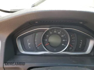 2015 Volvo V60 z VIN YV140MEA2F1209442, wystawiony jako Copart lot #54936914 z przebiegiem Nie podano mil oraz Szkoda całkowita • Salvage title. Historia ofert i sprzedaży dostępna na DreamBid. Obrazek 9.
