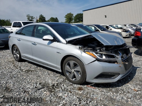 2017 Hyundai Sonata Hybrid Limited with VIN KMHE34L1XHA054805, listed as a Copart auction lot 63277533 with 117,229 mi miles. Bid and sale history available at carsss.com. Image 4.