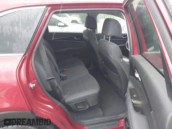2017 Kia Sorento LX z VIN 5XYPGDA30HG314280, wystawiony jako IAAI lot #42224601 z przebiegiem 51 875 mil mil oraz . Historia ofert i sprzedaży dostępna na DreamBid. Obrazek 8.