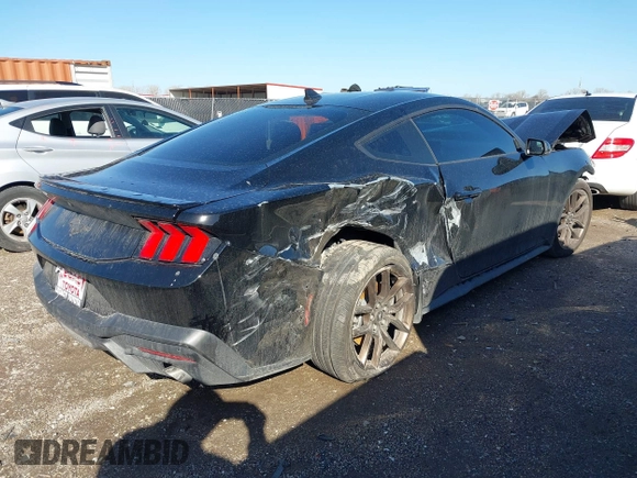 2024 Ford Mustang EcoBoost z VIN 1FA6P8TH1R5118490, wystawiony jako IAAI lot #41720519 z przebiegiem Nie podano mil oraz . Historia ofert i sprzedaży dostępna na DreamBid. Obrazek 4.