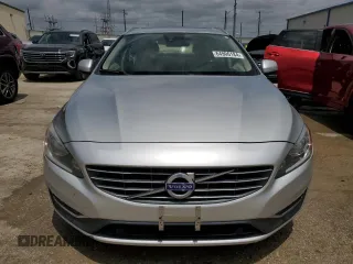 2015 Volvo V60 z VIN YV1612SC1F1191466, wystawiony jako Copart lot #64906184 z przebiegiem 89 444 mil mil oraz Szkoda całkowita • Salvage title. Historia ofert i sprzedaży dostępna na DreamBid. Obrazek 5.