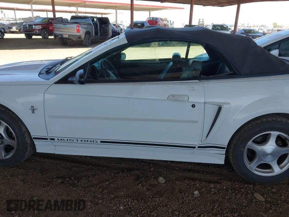 2001 Ford Mustang Deluxe с VIN 1FAFP44491F229968, выставлен на аукционе IAAI как лот 42304205 с пробегом 180 951 миль миль и . История ставок и продаж доступна на DreamBid. Изображение 15.