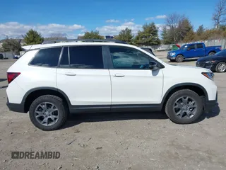 2024 Honda Passport TrailSport с VIN 5FNYF8H69RB016415, выставлен на аукционе IAAI как лот 41701049 с пробегом 10 365 миль миль и . История ставок и продаж доступна на DreamBid. Изображение 13.