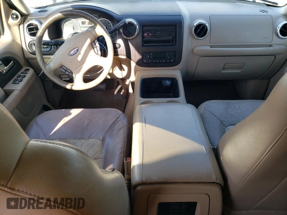 2006 Ford Expedition Eddie Bauer z VIN 1FMPU17586LA98112, wystawiony jako Copart lot #48393425 z przebiegiem 274 790 mil mil oraz Czysty tytuł • Clean title. Historia ofert i sprzedaży dostępna na DreamBid. Obrazek 8.