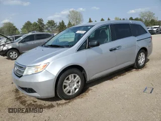 2013 Honda Odyssey LX z VIN 5FNRL5H23DB024088, wystawiony jako Copart lot #54608605 z przebiegiem 125 965 mil mil oraz Szkoda całkowita • Salvage title. Historia ofert i sprzedaży dostępna na DreamBid. Obrazek 1.