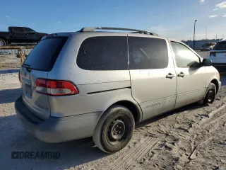 2002 Toyota Sienna CE with VIN 4T3ZF19C92U421626, listed as a Copart auction lot 80562414 with 198,305 mi miles and Non Repairable. Bid and sale history available at carsss.com. Image 3.