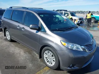 2016 Toyota Sienna XLE with VIN 5TDYK3DC7GS721667, listed as a IAAI auction lot 41400702 with 85,188 mi miles. Bid and sale history available at carsss.com. Image 1.