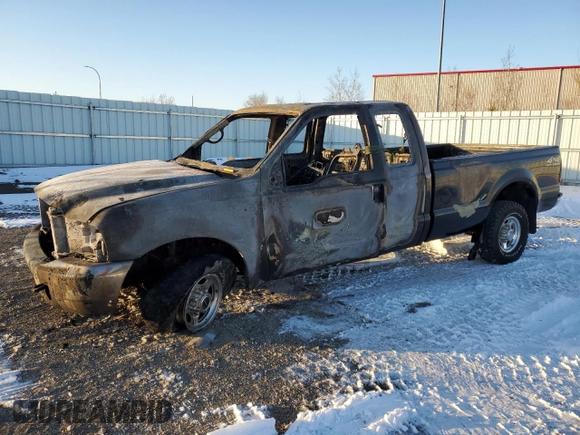 2002 Ford Super Duty F-250 XL with VIN 1FTNX21S02ED60145, listed as a Copart auction lot 48237514 with 0 mi miles and Salvage Title. Bid and sale history available at carsss.com. Image 1.