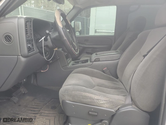 2006 Chevrolet Silverado 2500HD Work Truck with VIN 1GCHK23256F116791, listed as a Copart auction lot 82002874 with 274,998 mi miles and Salvage Title. Bid and sale history available at carsss.com. Image 7.