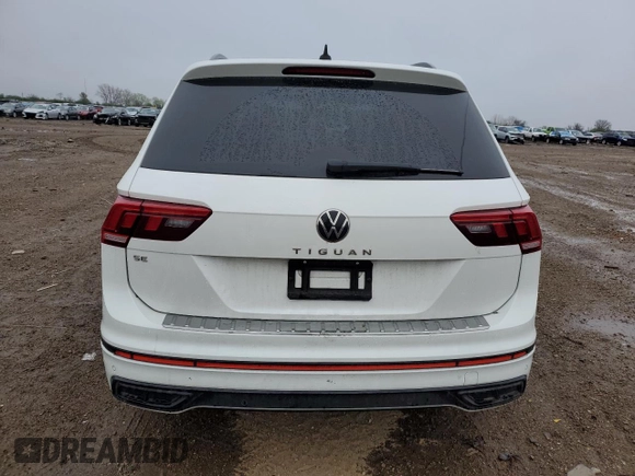 2022 Volkswagen Tiguan SE R-Line Black z VIN 3VVCB7AX1NM058135, wystawiony jako Copart lot #55125305 z przebiegiem 64 643 mil mil oraz Szkoda całkowita • Salvage title. Historia ofert i sprzedaży dostępna na DreamBid. Obrazek 6.