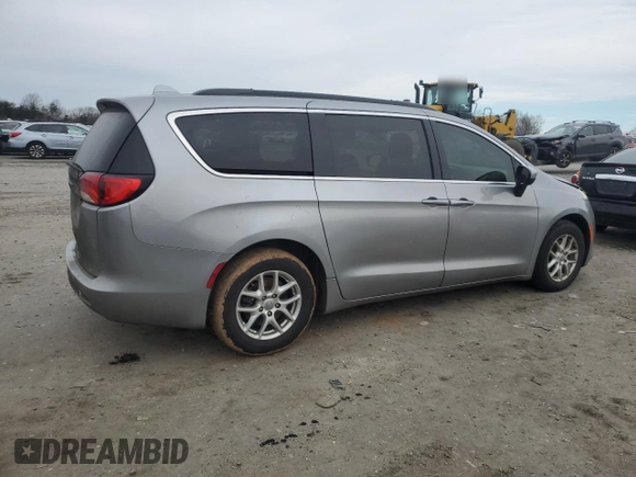 2020 Chrysler Voyager LXi z VIN 2C4RC1DG8LR262662, wystawiony jako Copart lot #47642805 z przebiegiem 111 850 mil mil oraz Szkoda całkowita • Salvage title. Historia ofert i sprzedaży dostępna na DreamBid. Obrazek 3.