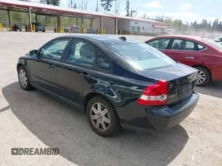 2007 Volvo S40 2.4L with VIN YV1MS390472283513, listed as a IAAI auction lot 42093282 with 155,911 mi miles. Bid and sale history available at carsss.com. Image 3.