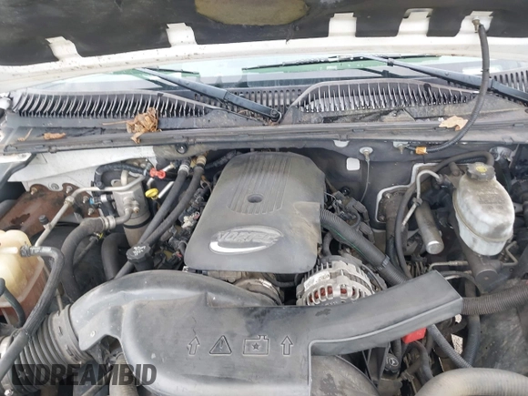 2004 GMC Yukon SLT with VIN 1GKEC13Z84R318127, listed as a IAAI auction lot 42053372 with 254,467 mi miles. Bid and sale history available at carsss.com. Image 10.