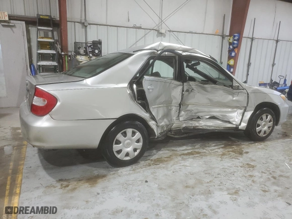 2004 Toyota Camry LE with VIN 4T1BE32K94U915756, listed as a Copart auction lot 50761005 with 404,136 mi miles and Salvage Title. Bid and sale history available at carsss.com. Image 3.