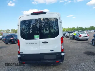 2024 Ford Transit Passenger XL z VIN 1FDAX2C89RKA86208, wystawiony jako IAAI lot #42260251 z przebiegiem 2 635 mil mil oraz . Historia ofert i sprzedaży dostępna na DreamBid. Obrazek 16.