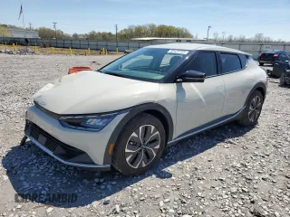 2024 Kia EV6 Light Long Range z VIN KNDC34LAXR5218298, wystawiony jako Copart lot #50439705 z przebiegiem 8 036 mil mil oraz Szkoda całkowita • Salvage title. Historia ofert i sprzedaży dostępna na DreamBid. Obrazek 1.
