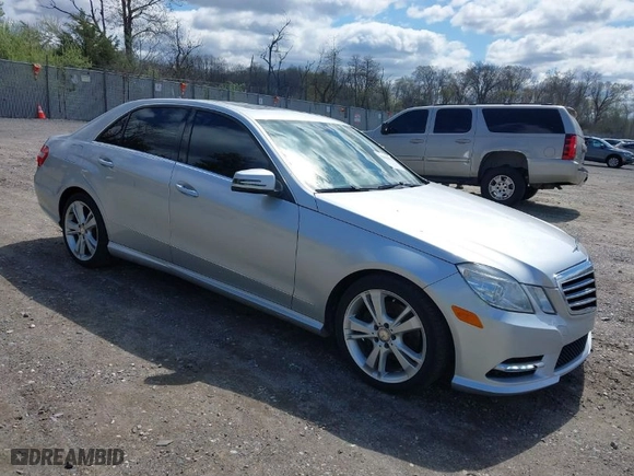 2013 Mercedes-Benz E-Class E 350 Luxury with VIN WDDHF8JB8DA740708, listed as a IAAI auction lot 42050622 with 243,585 mi miles. Bid and sale history available at carsss.com. Image 1.