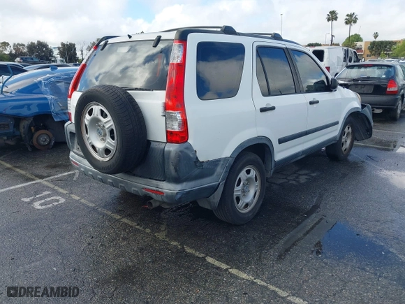 2005 Honda CR-V LX with VIN JHLRD68585C015563, listed as a IAAI auction lot 41749062 with 186,666 mi miles. Bid and sale history available at carsss.com. Image 4.