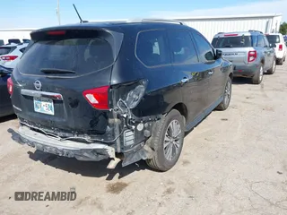 2017 Nissan Pathfinder Platinum with VIN 5N1DR2MN1HC905233, listed as a IAAI auction lot 41937330 with 117,326 mi miles. Bid and sale history available at carsss.com. Image 4.