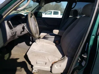 2004 Toyota Sequoia SR5 with VIN 5TDZT34A24S220925, listed as a Copart auction lot 43048845 with 258,299 mi miles and Salvage Title. Bid and sale history available at carsss.com. Image 7.