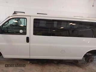 2017 Chevrolet Express Passenger LT с VIN 1GAZGPFG7H1336632, выставлен на аукционе IAAI как лот 42682488 с пробегом 91 639 миль миль и . История ставок и продаж доступна на DreamBid. Изображение 14.
